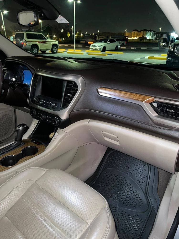 2017 GMC Acadia thumbnail 4
