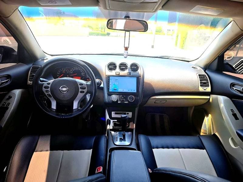 2009 Nissan Altima thumbnail 2