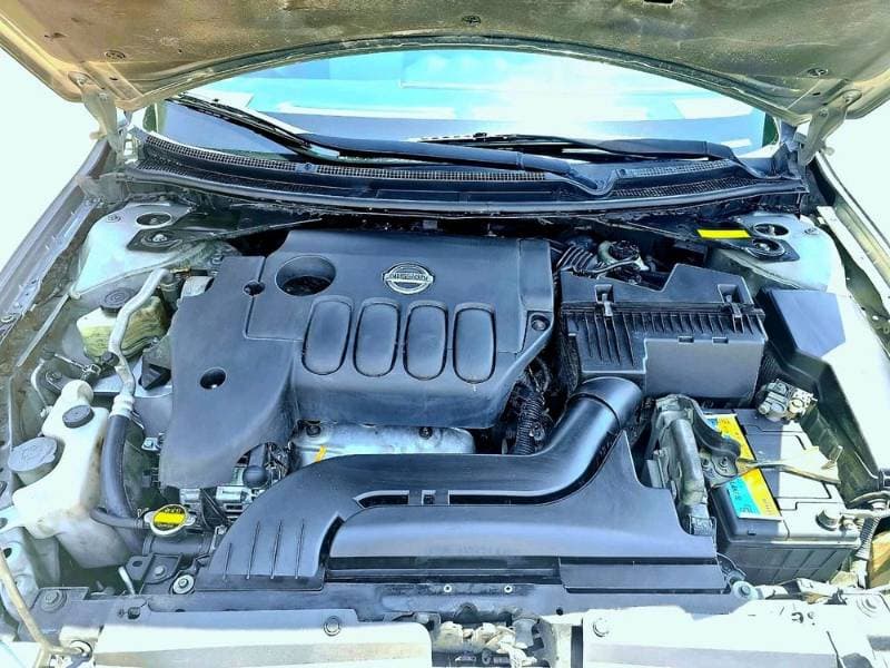 2009 Nissan Altima thumbnail 3