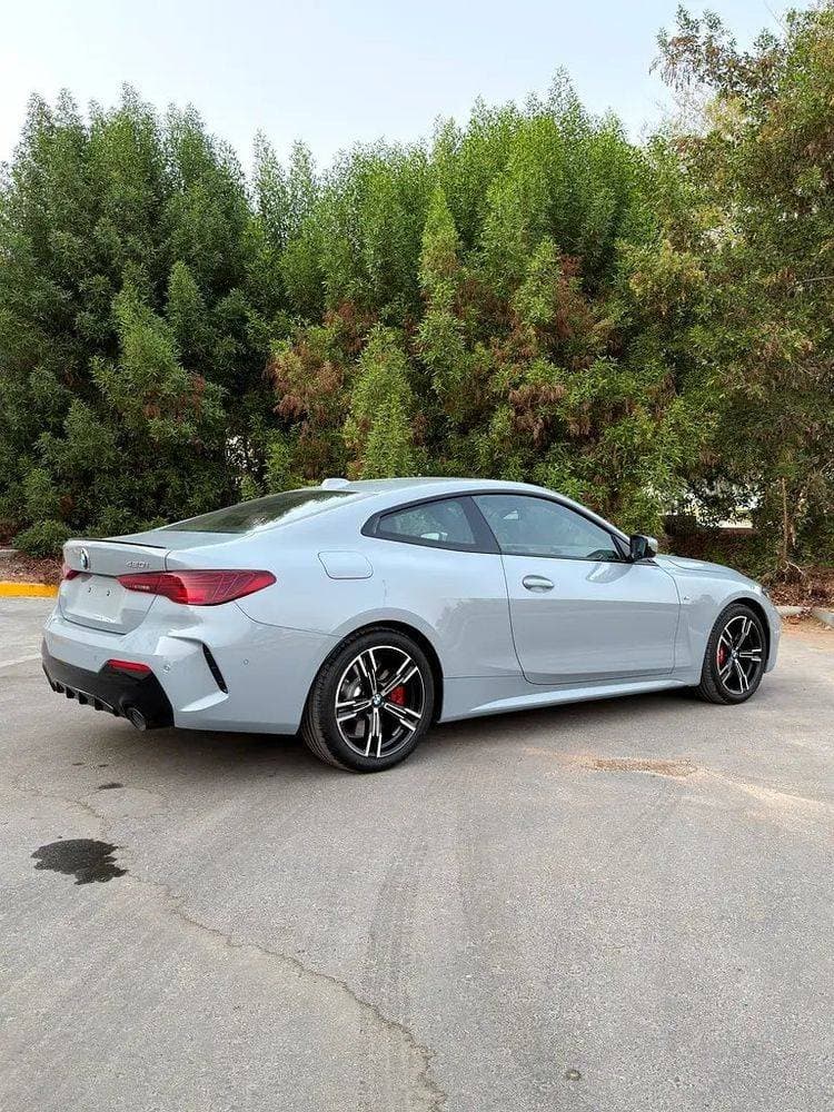 2027 BMW 4 Series Coupe thumbnail 2