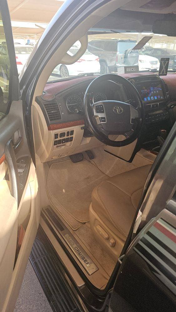 2013 Toyota Land Cruiser thumbnail 5