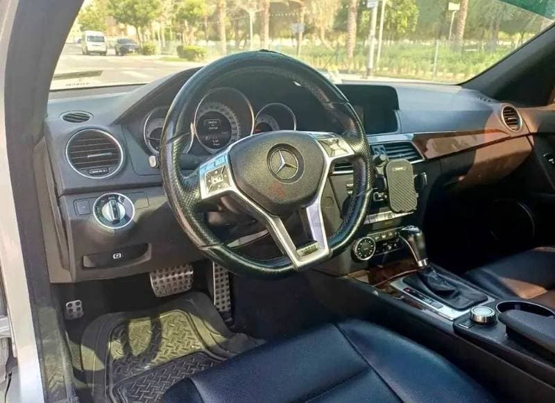 2014 Mercedes-Benz C-Class thumbnail 3