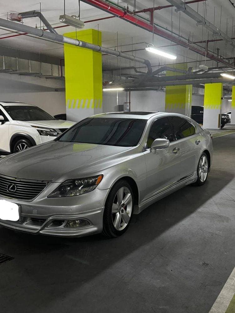 2008 Lexus LS460 thumbnail 2