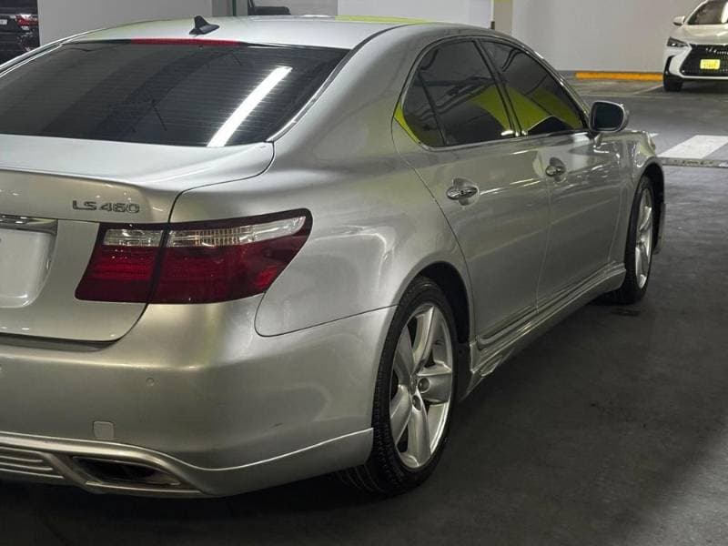 2008 Lexus LS460 thumbnail 5