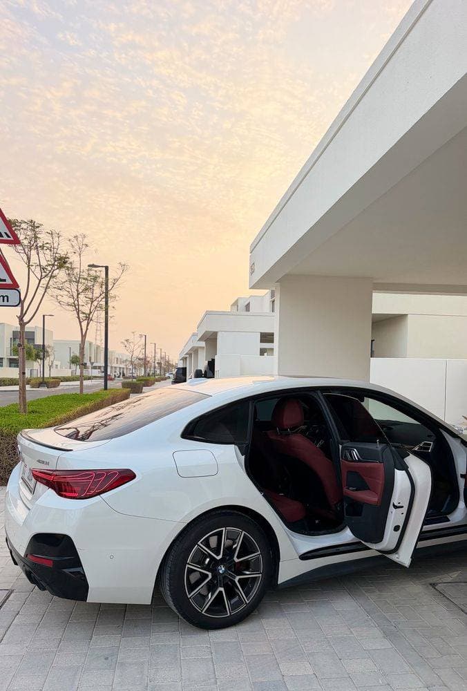 2025 BMW 4 Series Gran Coupe thumbnail 5