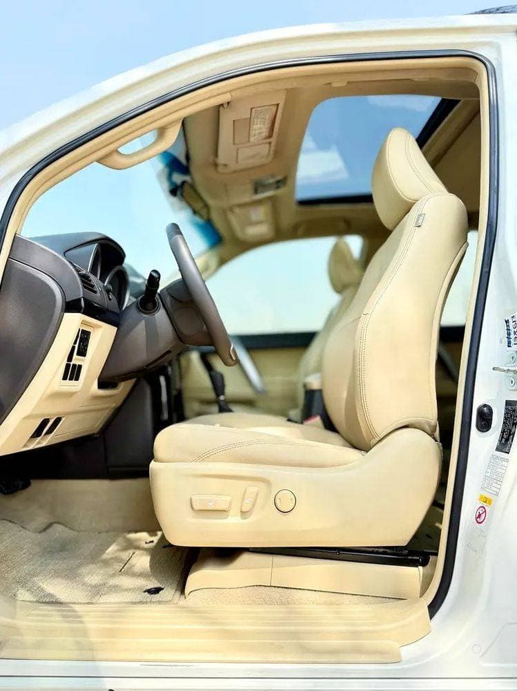 2014 Toyota Land Cruiser Prado thumbnail 3