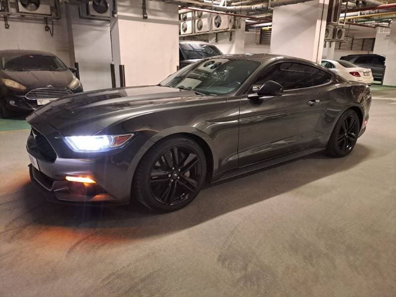 2016 Ford Mustang thumbnail 4