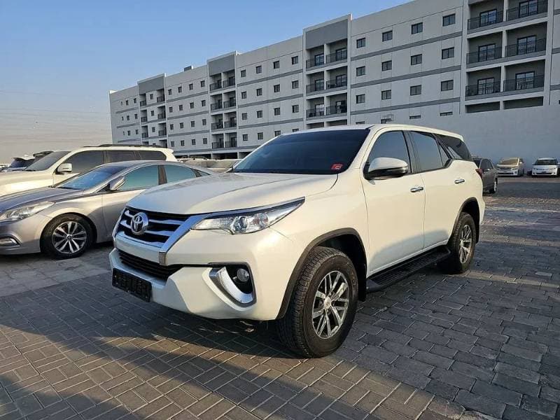 2018 Toyota Fortuner thumbnail 2