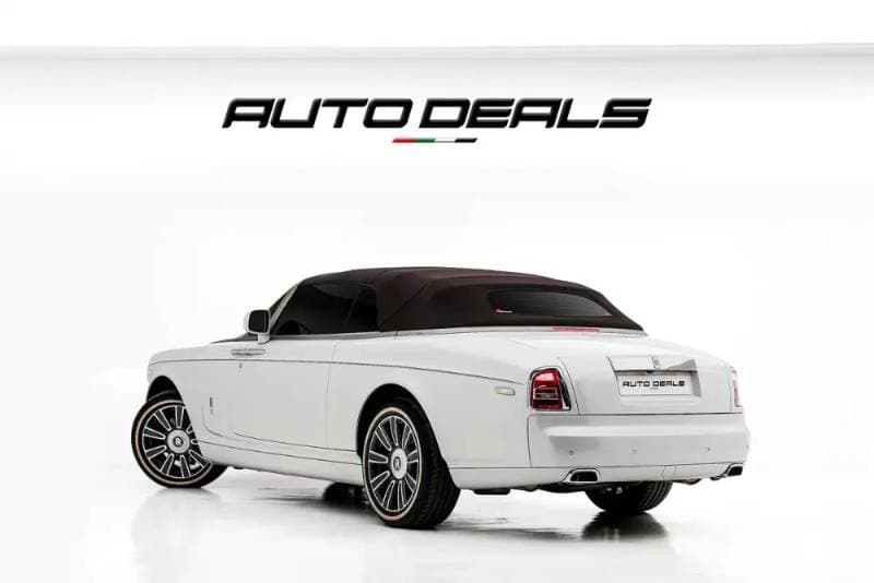 2017 Rolls Royce Phantom thumbnail 4