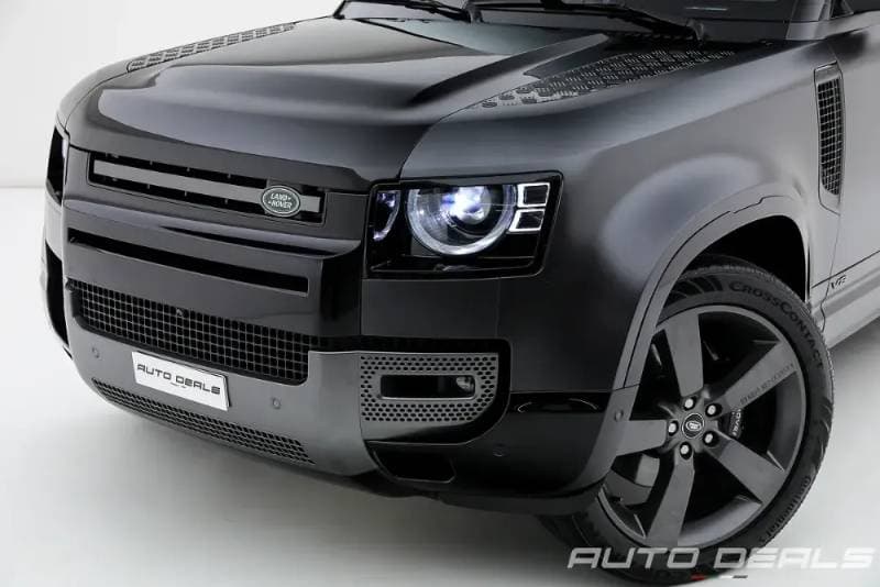 2023 Land Rover Defender thumbnail 7
