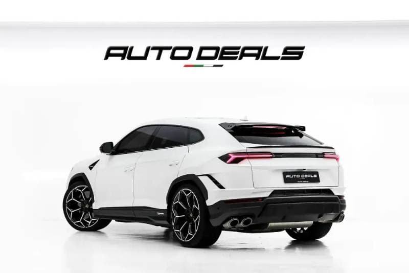 2024 Lamborghini Urus thumbnail 4