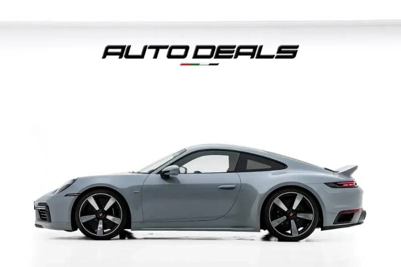 2023 Porsche 911 thumbnail 3