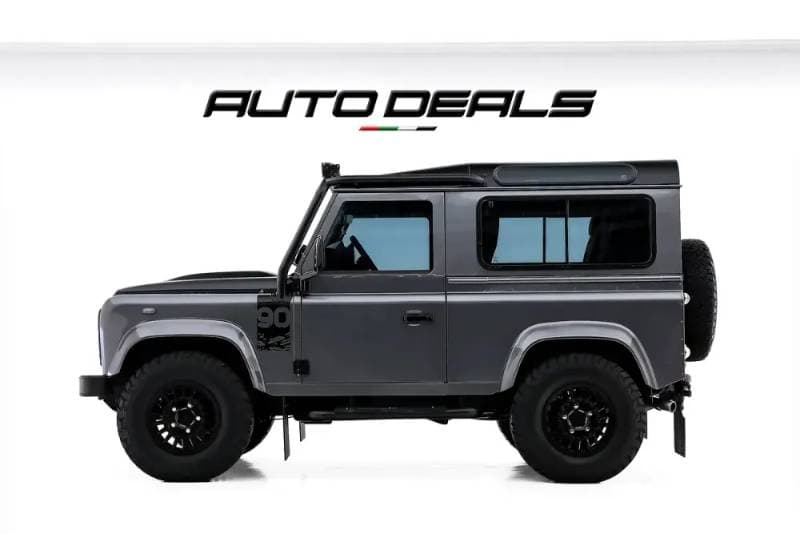 2014 Land Rover Defender thumbnail 3