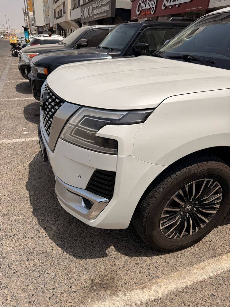 2022 Nissan Patrol thumbnail 2