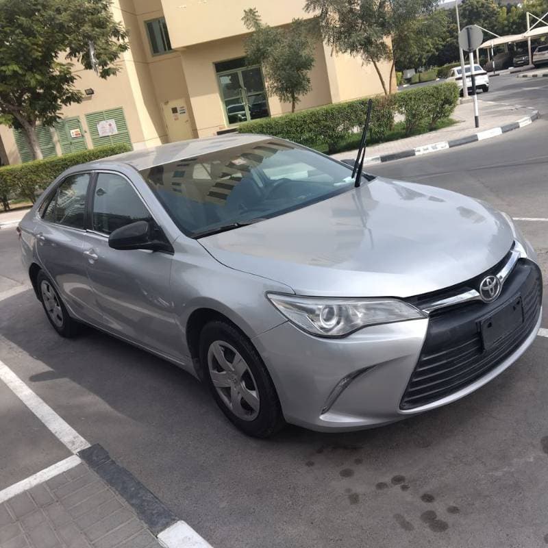 2017 Toyota Camry thumbnail 2