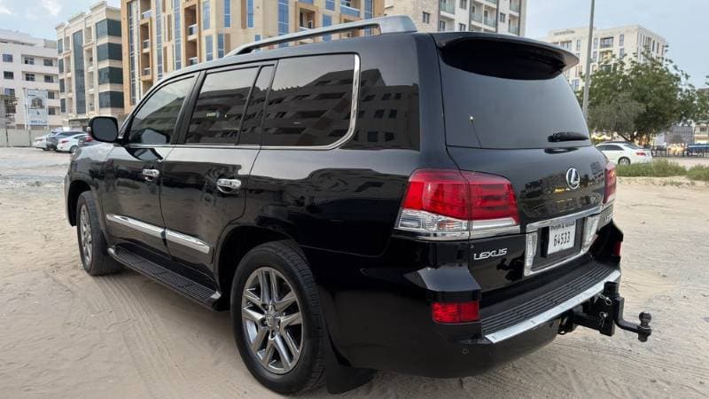 2013 Lexus LX 570 thumbnail 3