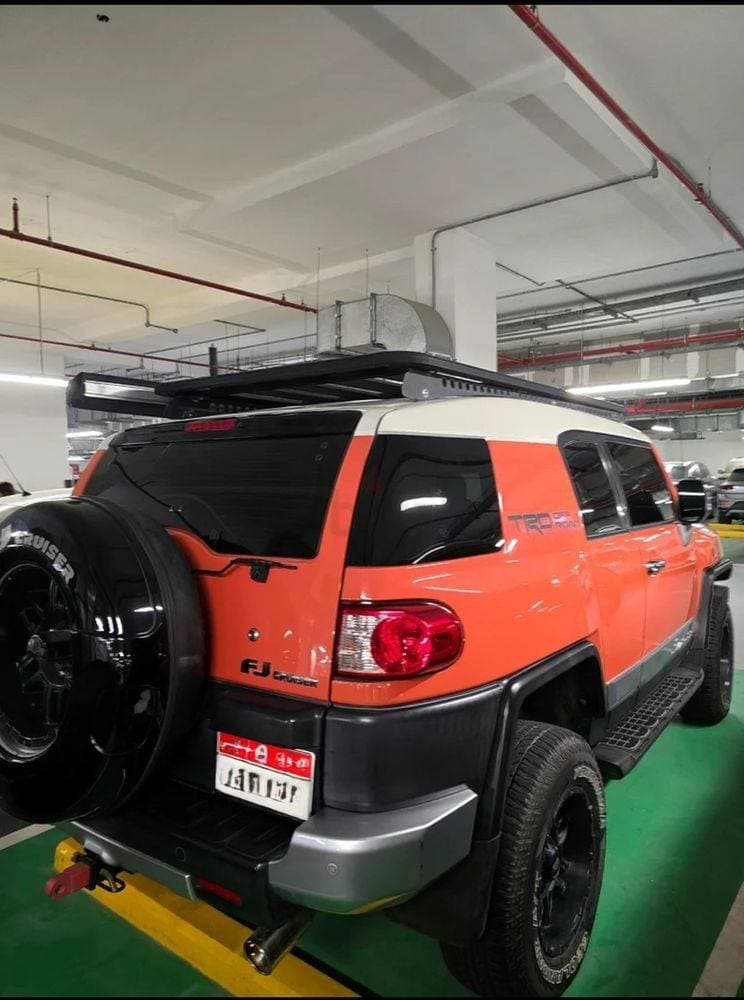2013 Toyota FJ Cruiser thumbnail 2
