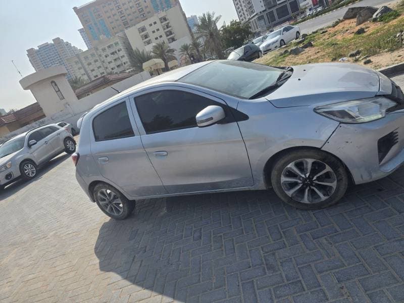 2021 Mitsubishi Mirage thumbnail 3