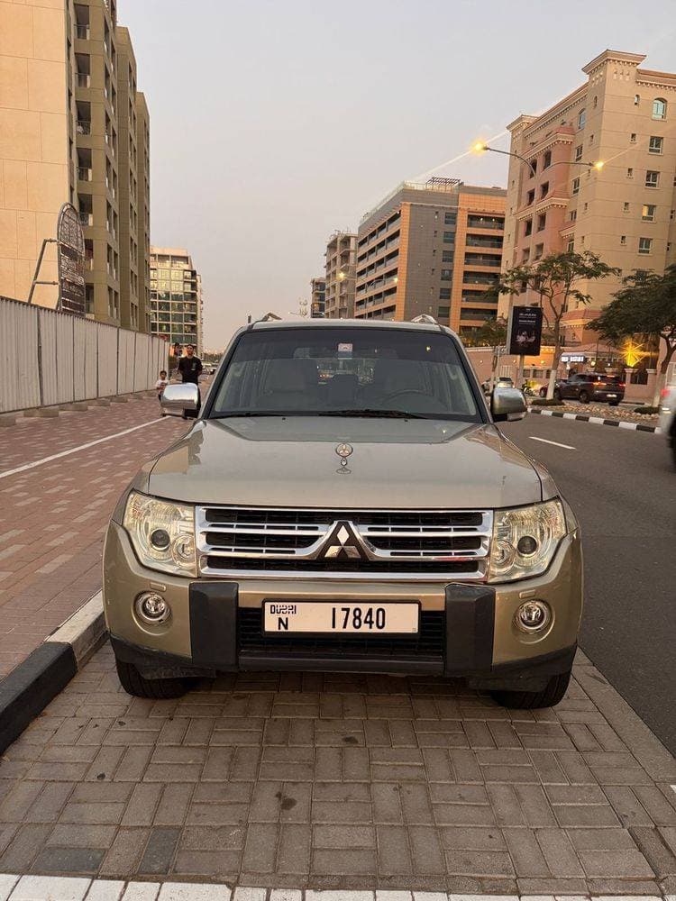 2009 Mitsubishi Pajero thumbnail 5