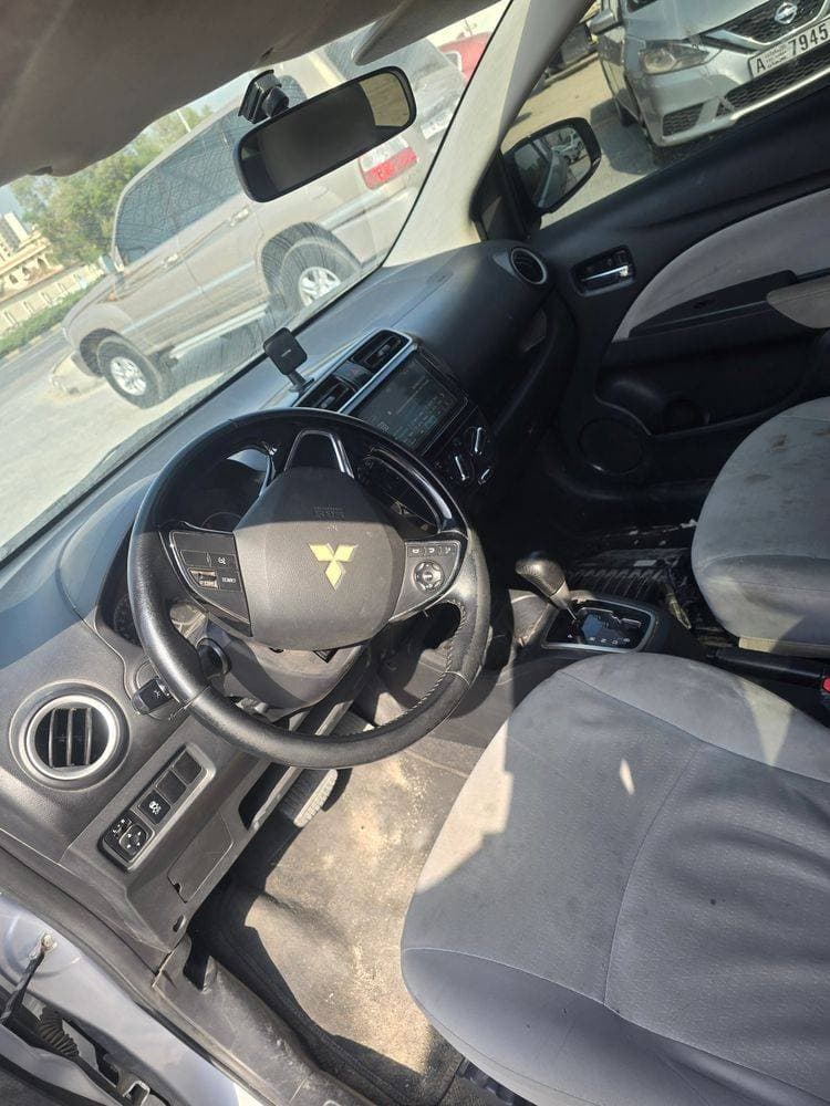 2021 Mitsubishi Mirage thumbnail 4