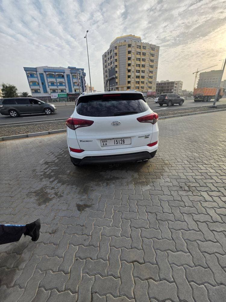 2017 Hyundai Tucson thumbnail 3