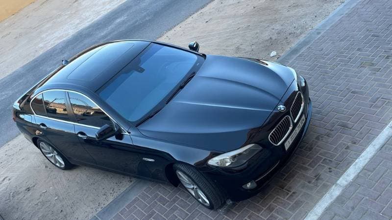 2011 BMW 5 Series Sedan thumbnail 2