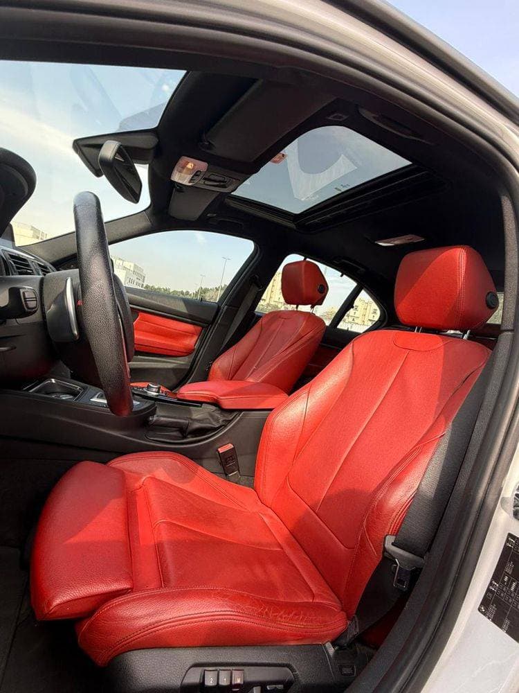 2012 BMW 3 Series Sedan thumbnail 3