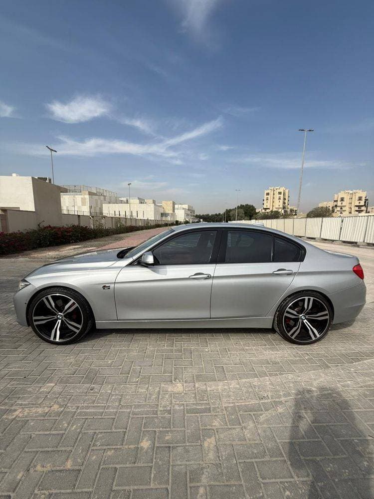 2012 BMW 3 Series Sedan thumbnail 5