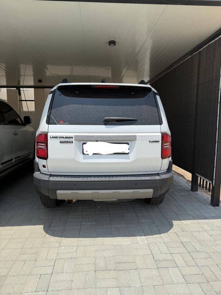 2024 Toyota Land Cruiser Prado thumbnail 4