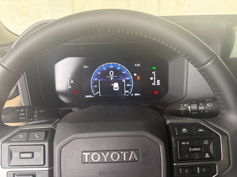 2024 Toyota Land Cruiser Prado thumbnail 3