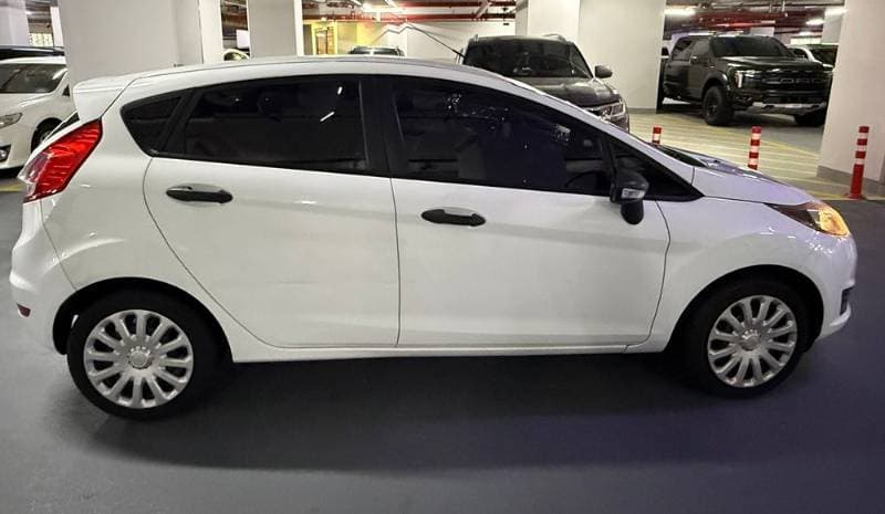 2017 Ford Fiesta thumbnail 4