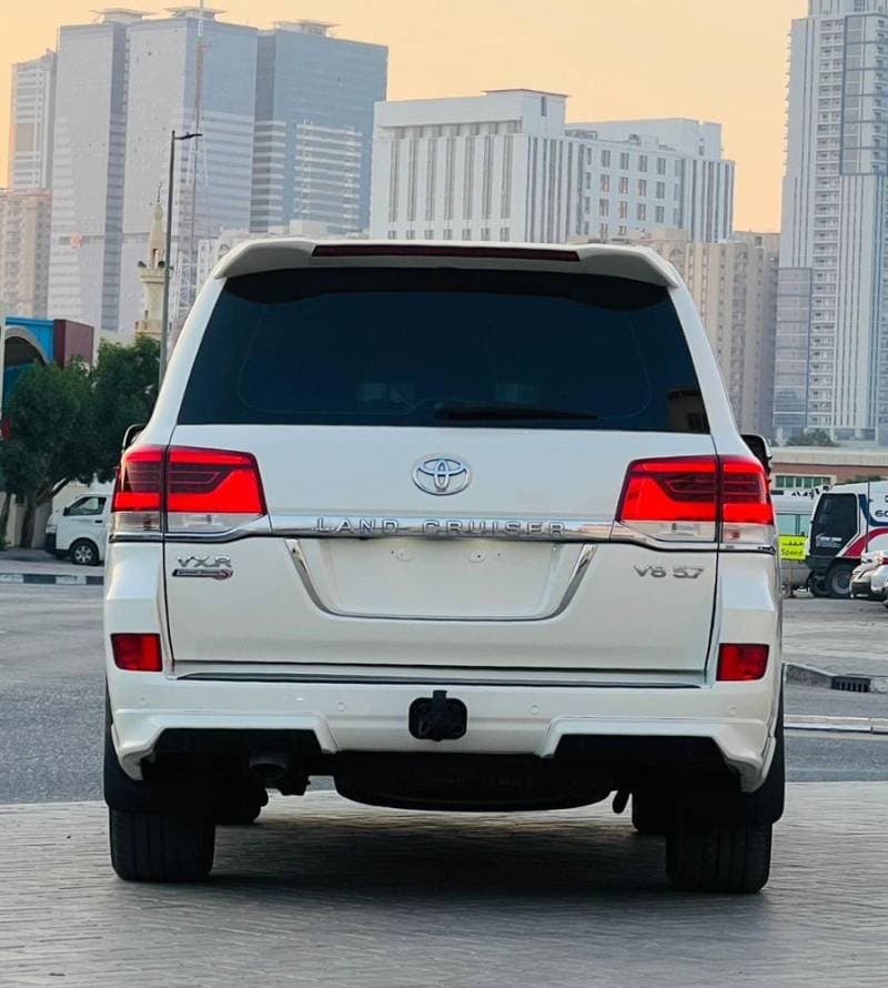 2021 Toyota Land Cruiser thumbnail 4