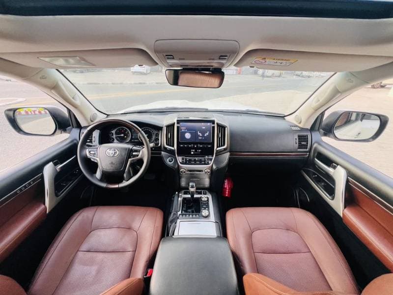 2020 Toyota Land Cruiser thumbnail 4