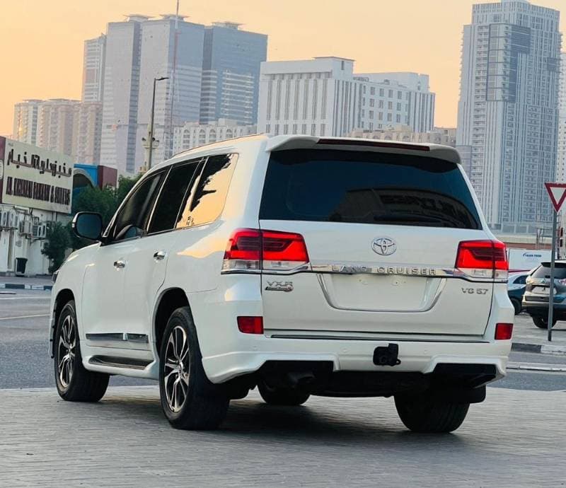 2021 Toyota Land Cruiser thumbnail 5