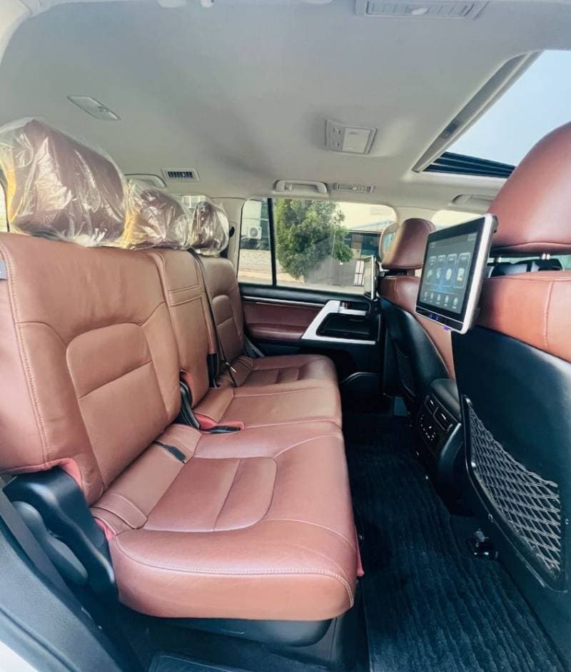 2020 Toyota Land Cruiser thumbnail 5