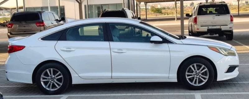 2015 Hyundai Sonata thumbnail 4