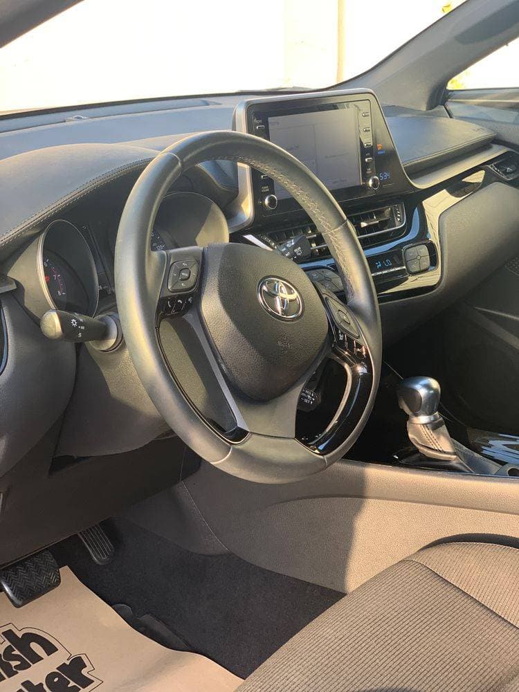 2019 Toyota C-HR thumbnail 3