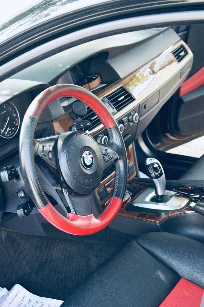 2010 BMW 5 Series Sedan thumbnail 3