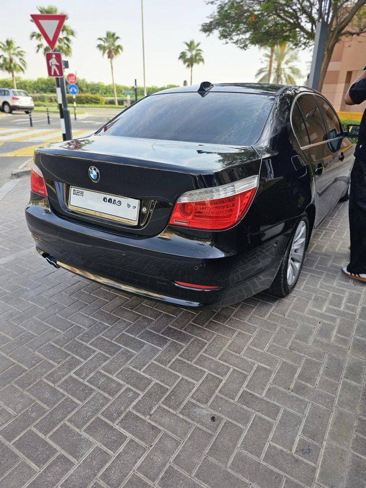 2010 BMW 5 Series Sedan thumbnail 4