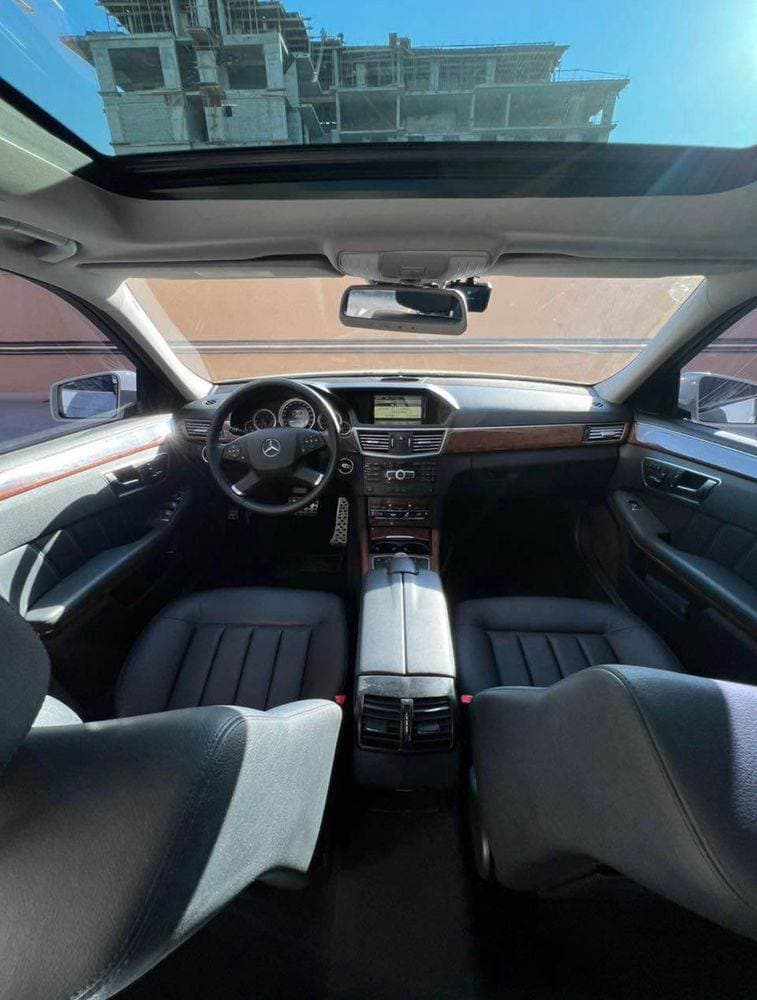 2012 Mercedes-Benz E 63 AMG thumbnail 4