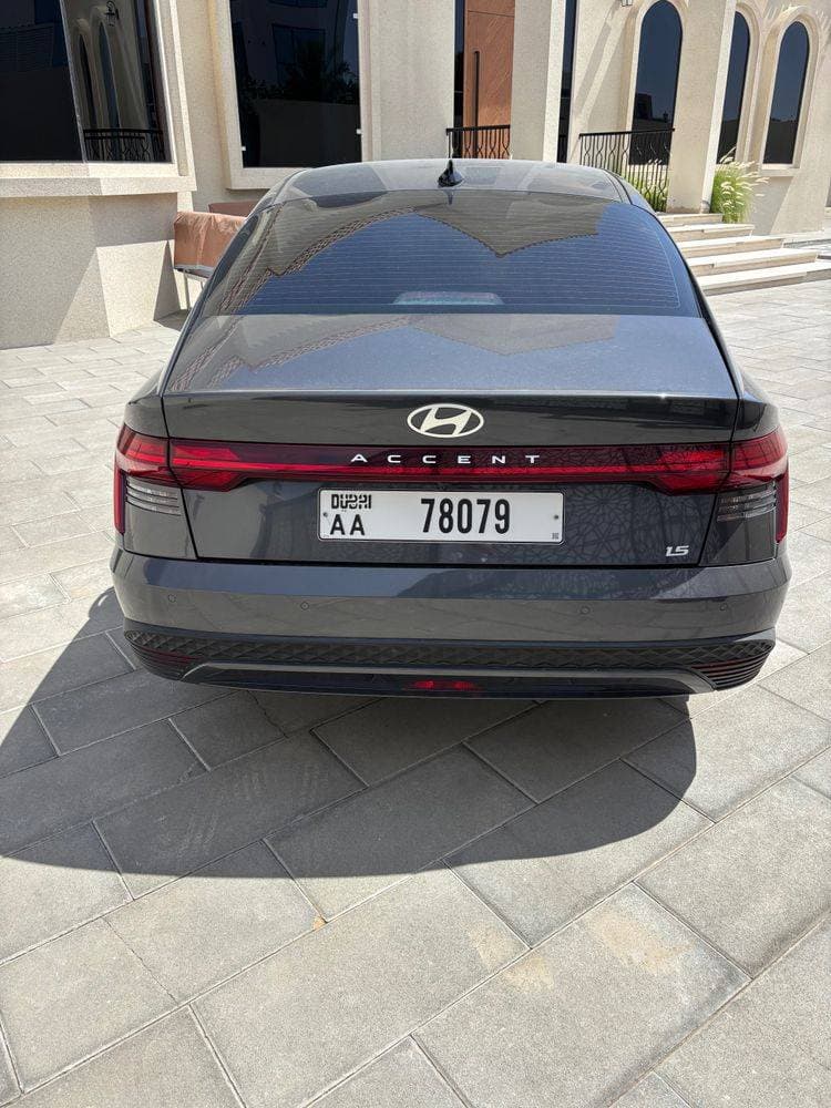 2024 Hyundai Accent thumbnail 3