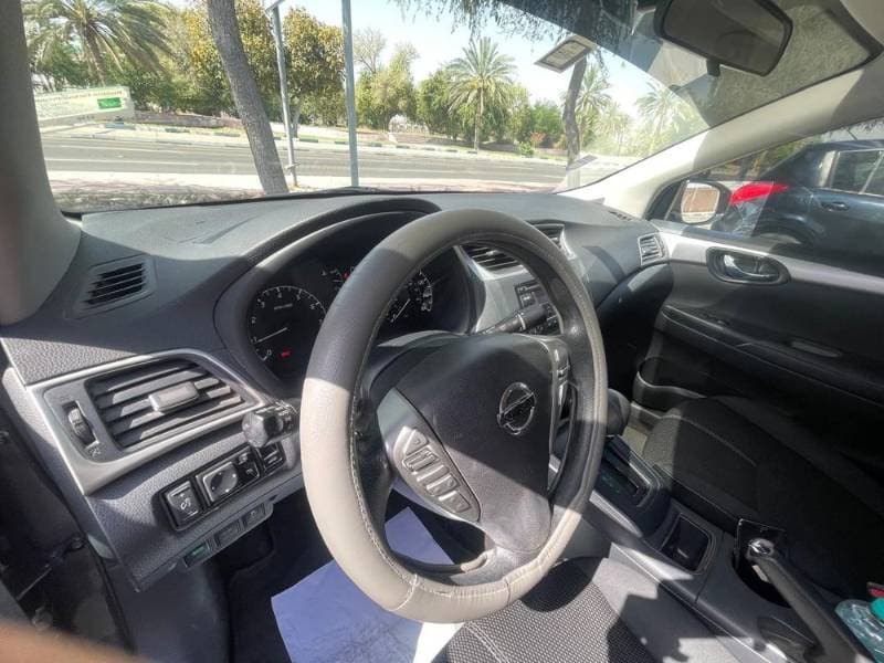 2016 Nissan Sentra thumbnail 2