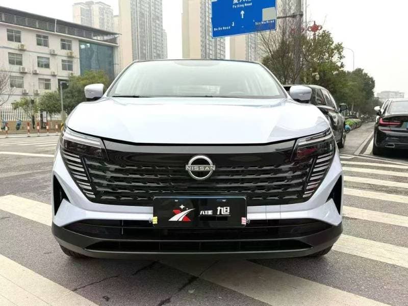 2025 Nissan Qashqai thumbnail 3