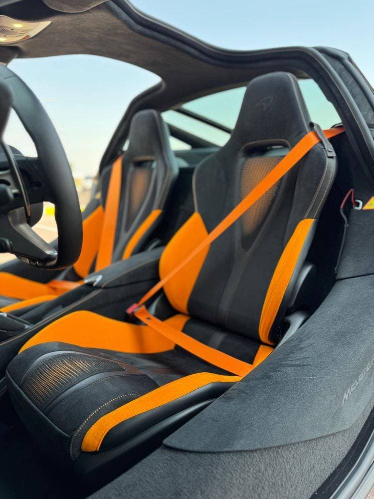 2024 McLaren 750S thumbnail 3
