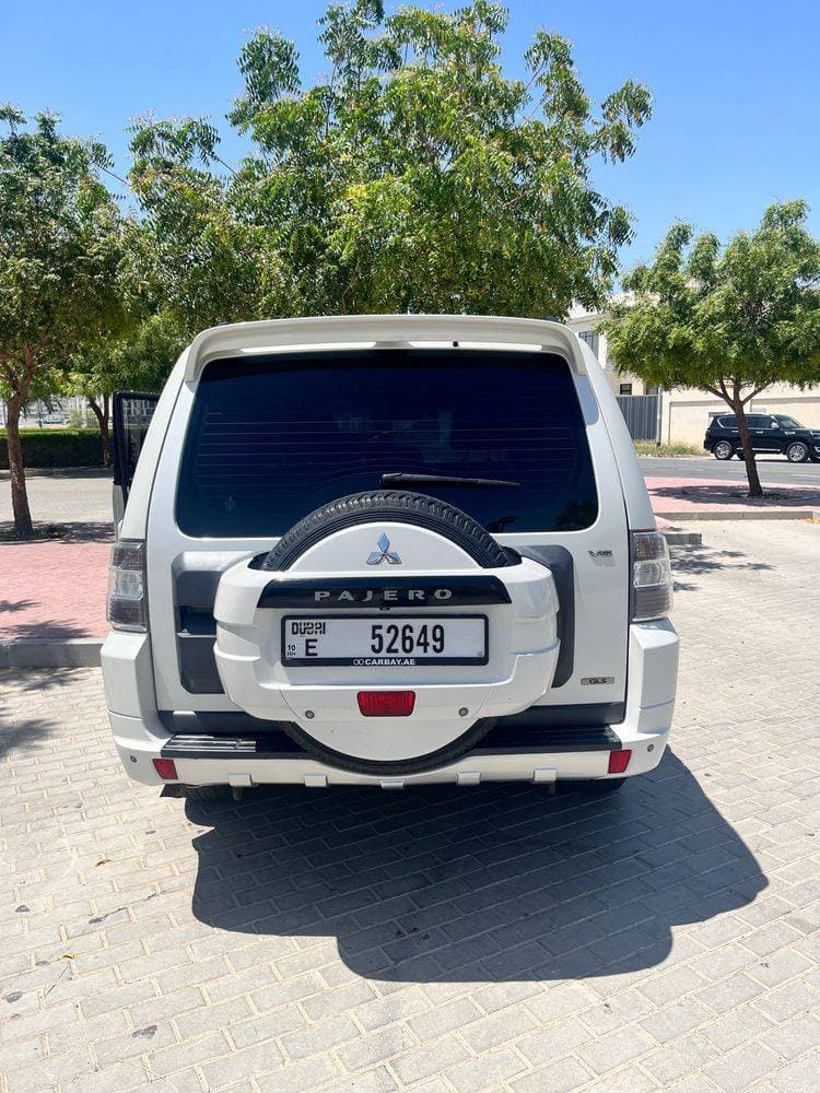 2013 Mitsubishi Pajero thumbnail 5