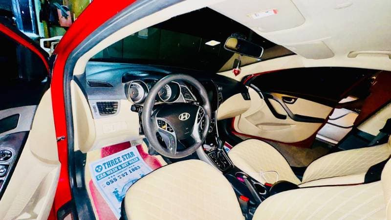 2016 Hyundai Elantra thumbnail 4