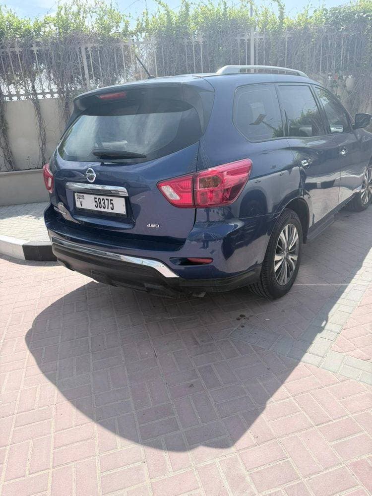 2020 Nissan Pathfinder thumbnail 4
