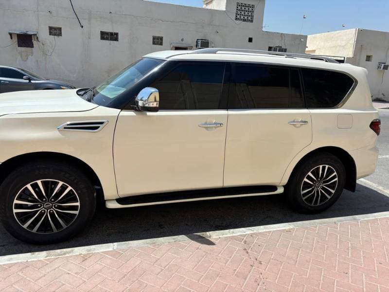 2012 Nissan Patrol thumbnail 3