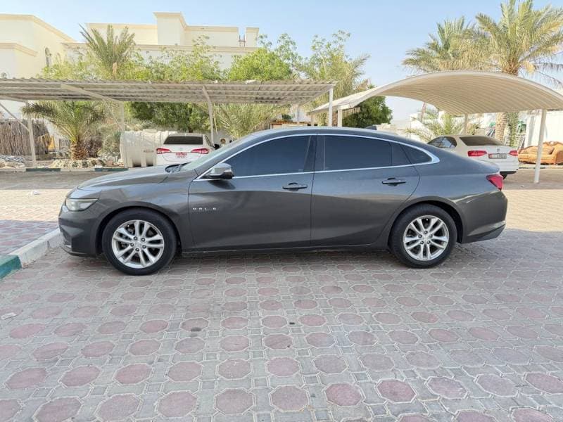 2017 Chevrolet Malibu thumbnail 4