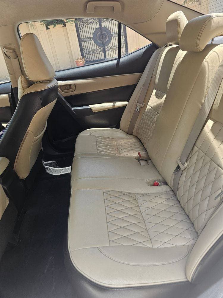 2015 Toyota Corolla thumbnail 5